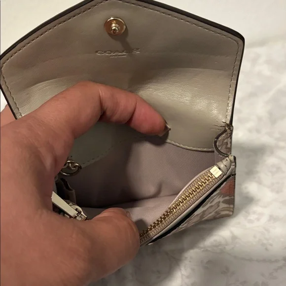 Coach Floral Envelope card Holder - Picture 8 of 12